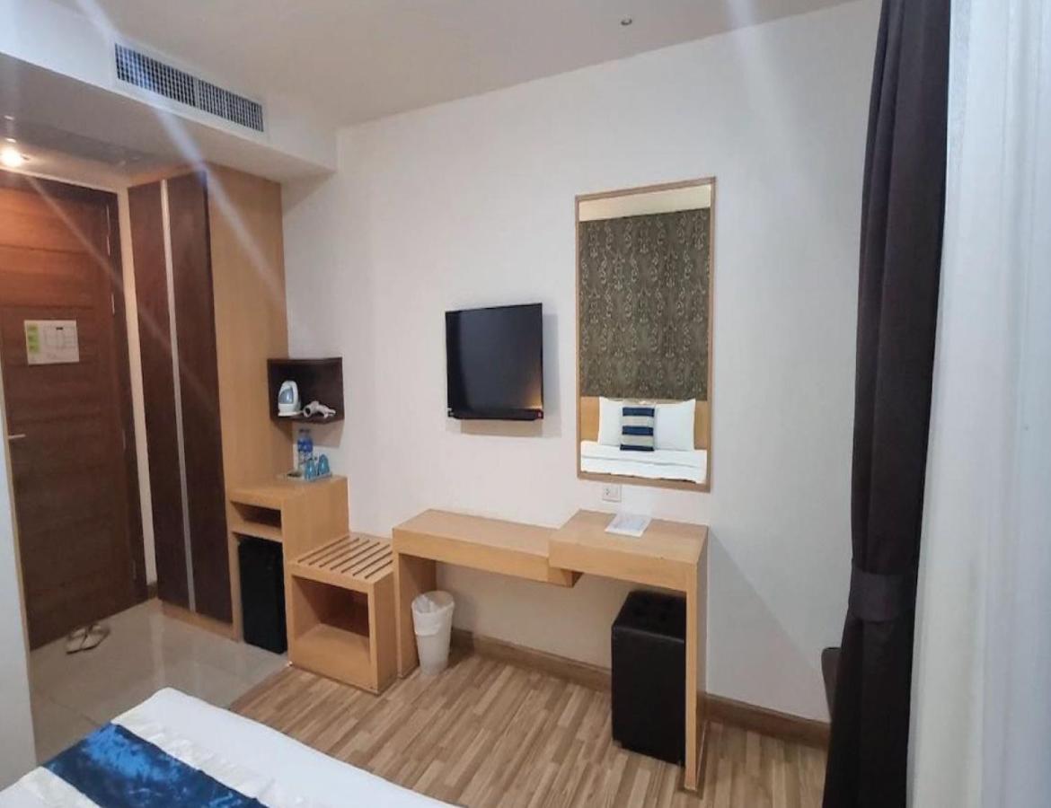 Icheck Inn Central Patong Bagian luar foto