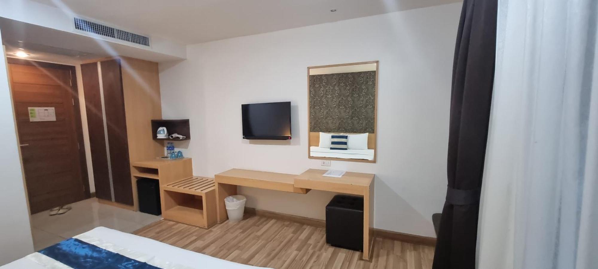 Icheck Inn Central Patong Bagian luar foto