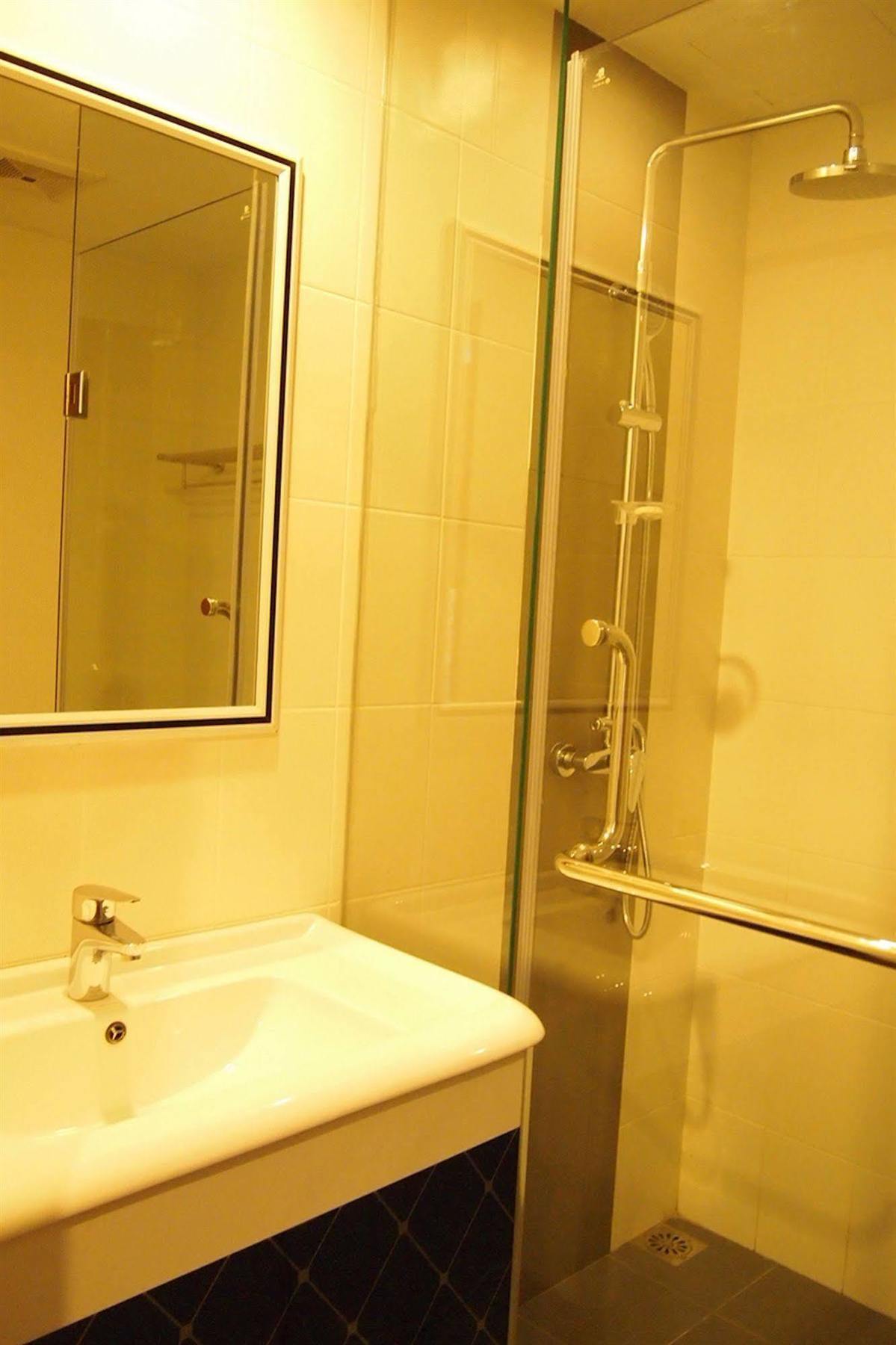 Icheck Inn Central Patong Bagian luar foto